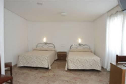 Hostal Aragon Teruel Luaran gambar
